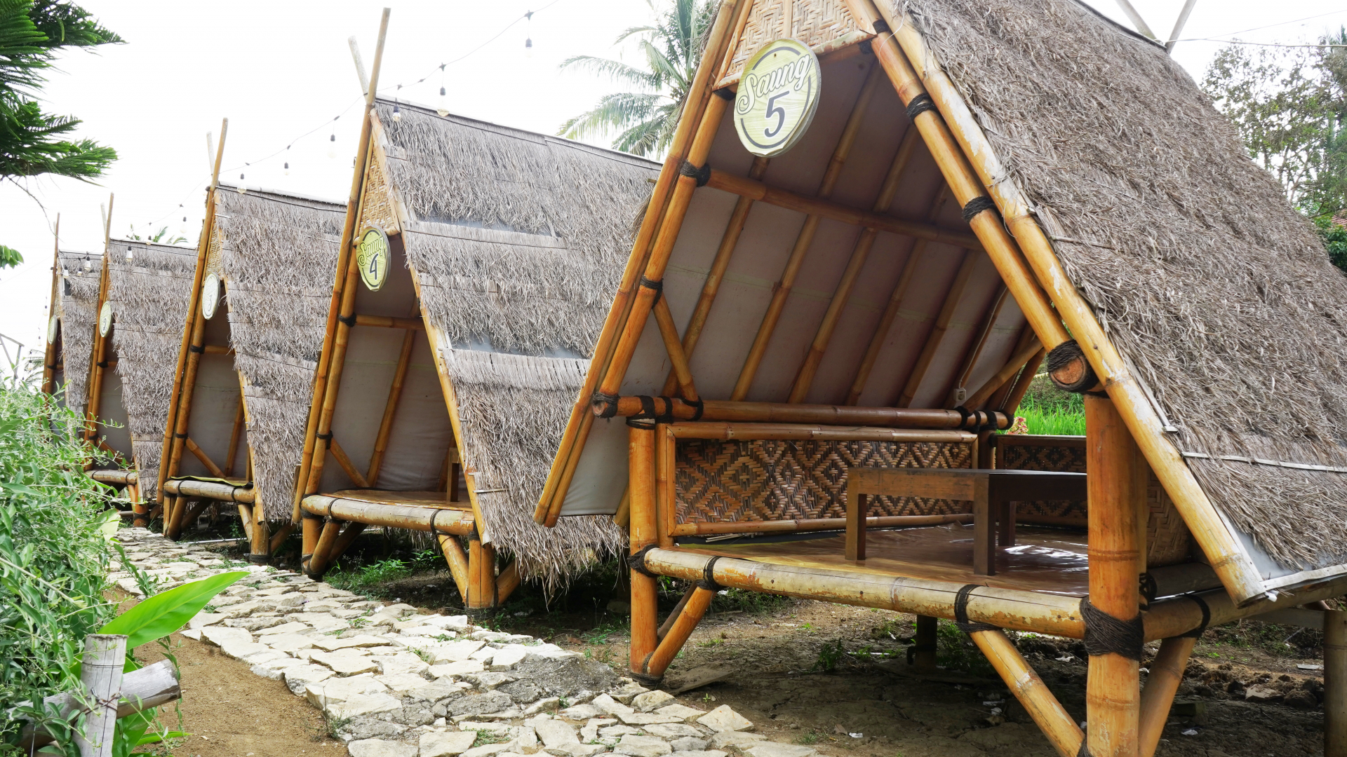 Warung Sawah Ragil Kuning
